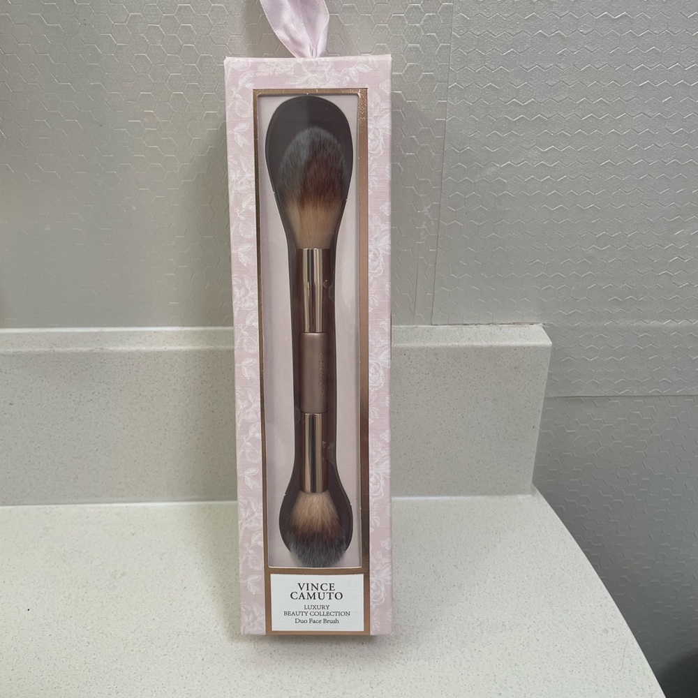 Vince Camuto Luxury Beauty Collection Duo Face Brush, Rose‎ Gold Handle, NIB